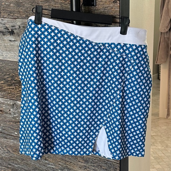 CALLAWAY Geo Floral Print Wrap Golf Skort in Brilliant White - Picture 2 of 9
